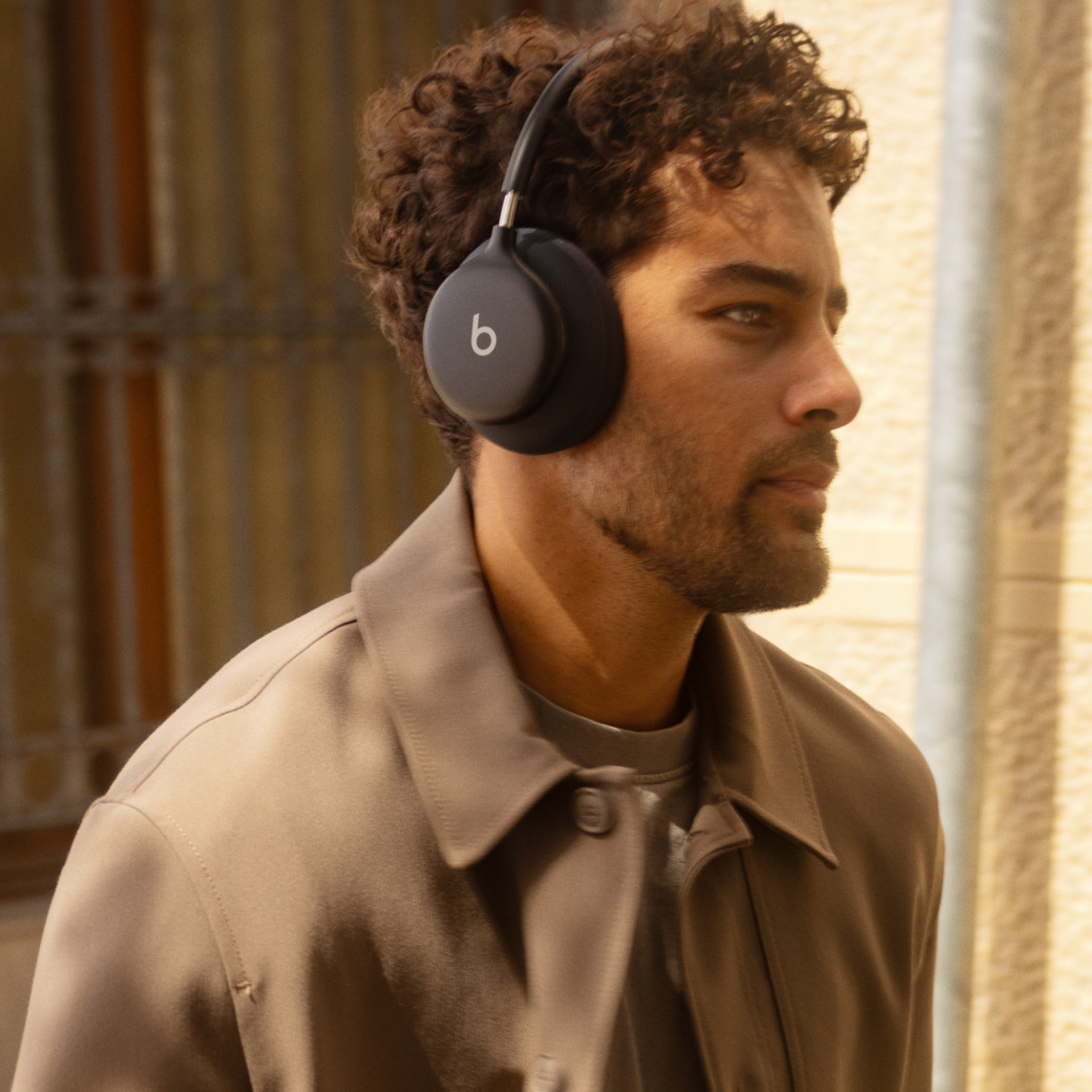 Beats 360 Over-Ear Headphones, Black with Black Performance Knit Cushions