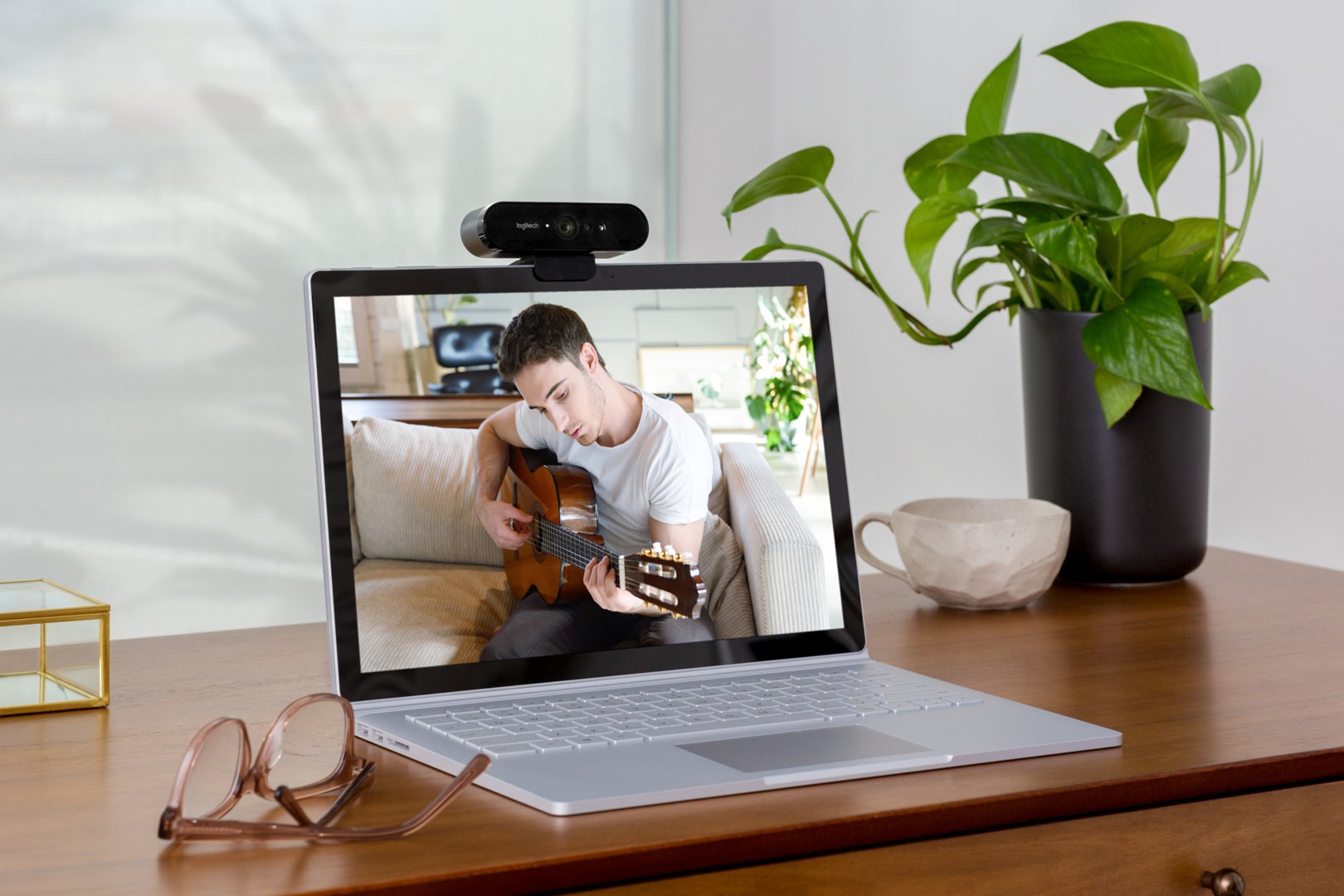 Webcam Logitech Brio, 4K, Windows Hello, e zezë