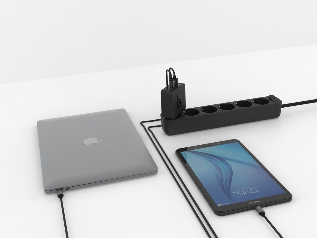 Karikues Green Cell 1x USB-A 1x USB-C, 3 A (CHAR10)