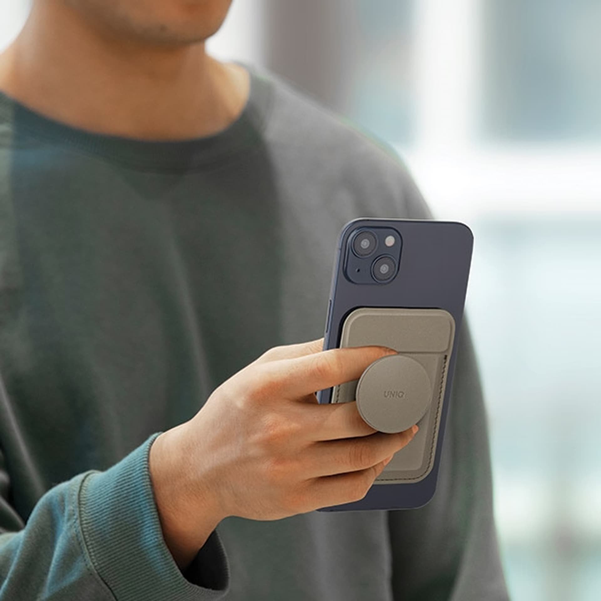 Portofol magnetik MagSafe UNIQ Flixa, me grip, për 2 karta, gri Flint