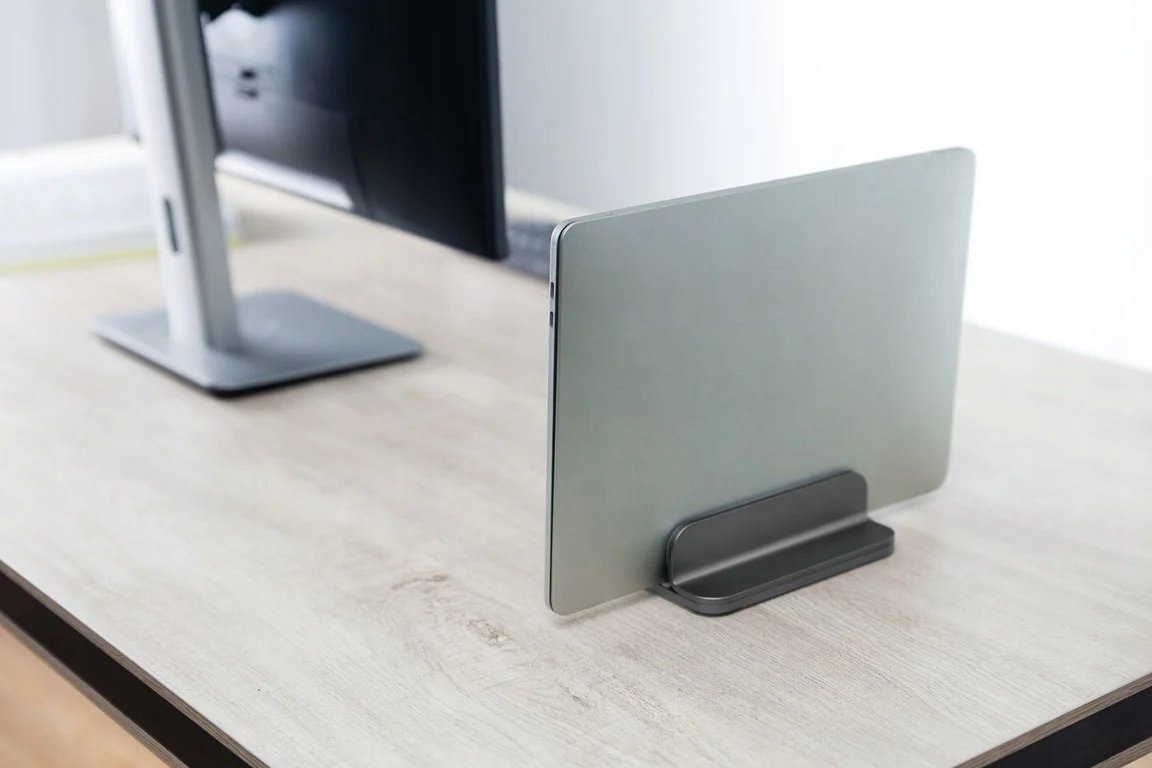 Mbaajtëse vertikale për laptop dhe tablet ESTUFF GLB229000, e rregullueshme 11 45 mm, alumin, gri e errët