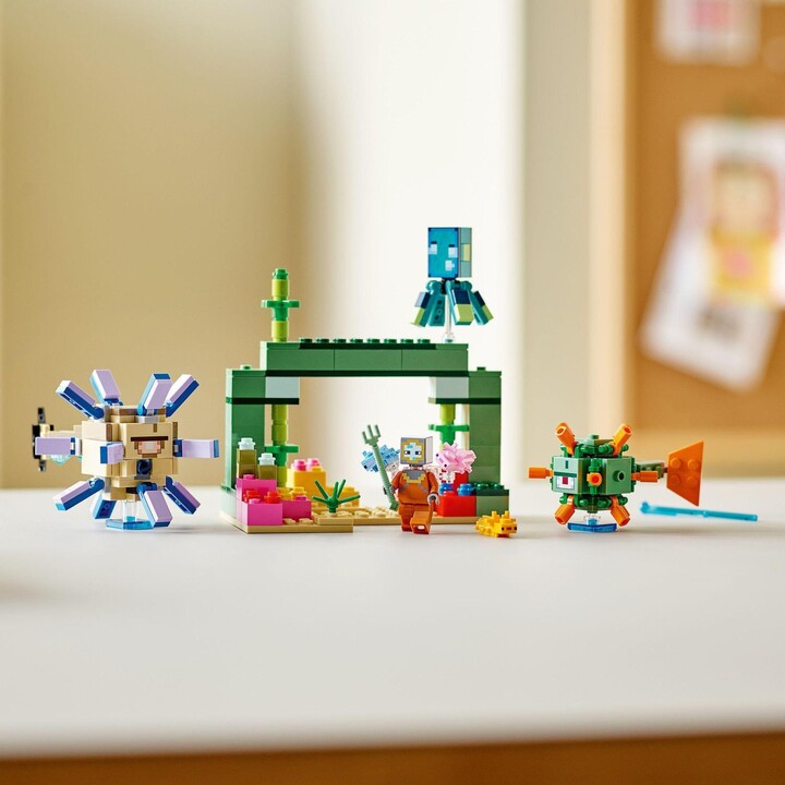 Set LEGO Minecraft 21180 The Guardian Battle