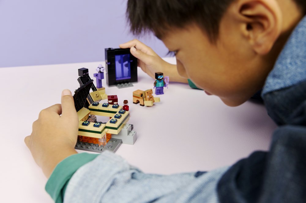 Set lodrash LEGO Minecraft Nether & End Portal Journey, ndërtim kreativ, shumëngjyrësh