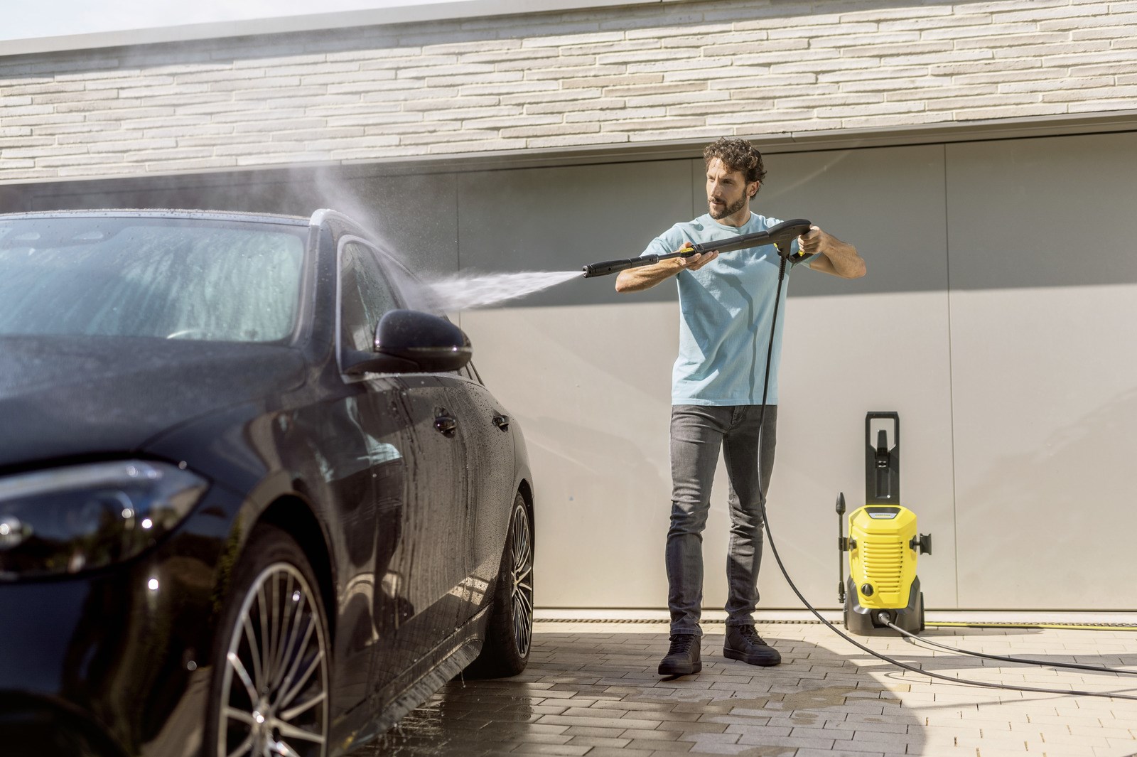 Pastrues me presion i lartë Karcher K 5 WCM Premium, motor me ftohje me ujë, bobinë për zorrë, i verdhë
