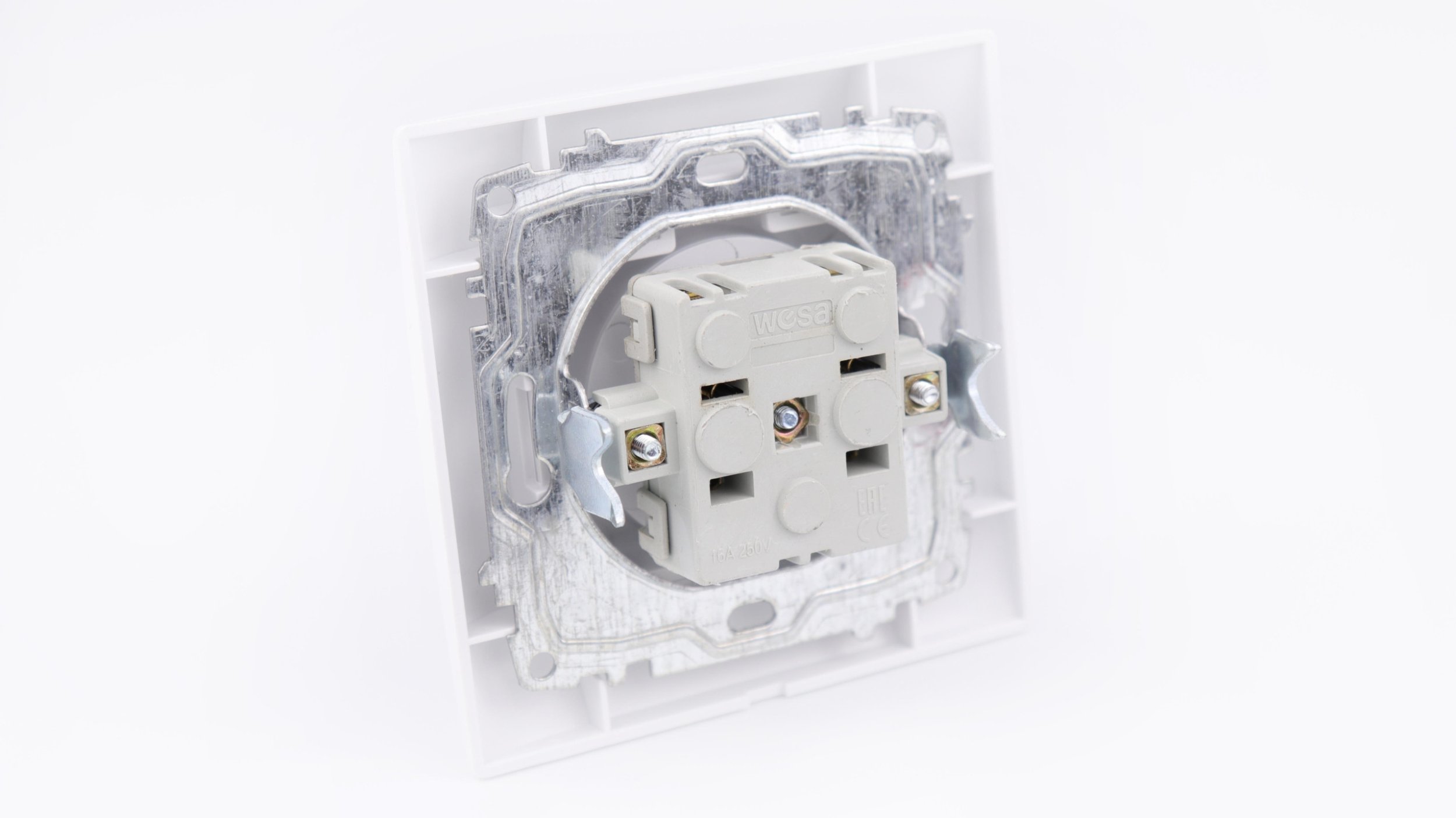 Ѕиден приклучок Wesa Single Socket, без заземјување, бел