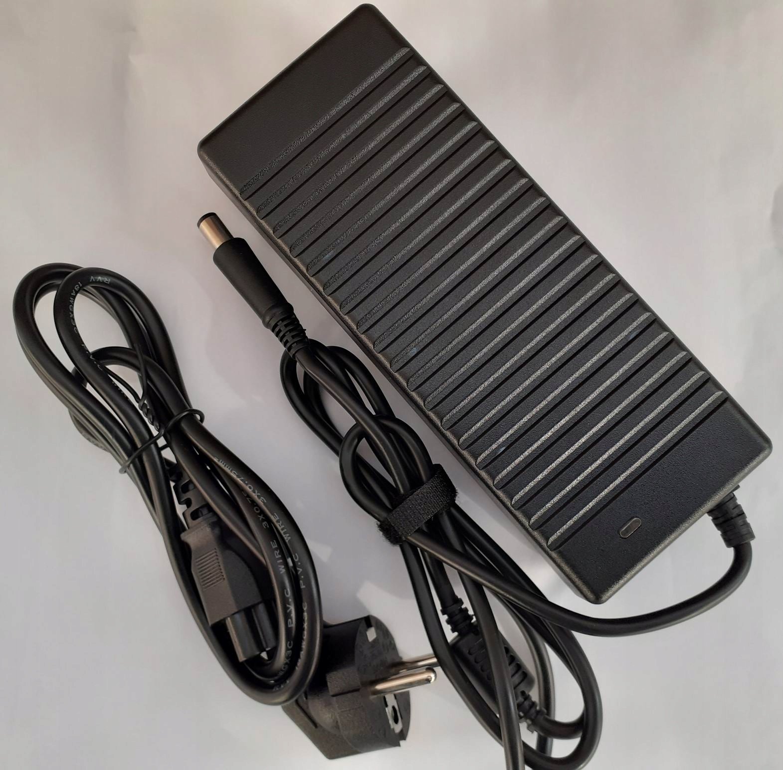 Karikues laptopi Dell Barrel AC, 130W, për Latitude Slimline dhe XPS 15, i zi