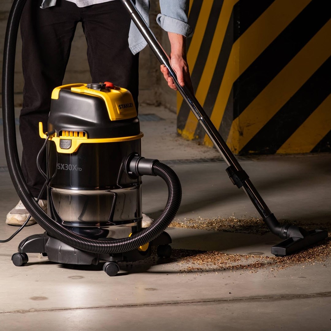 Fshesë industriale Stanley SXVC30XTDE, 30L, inox, e verdhë