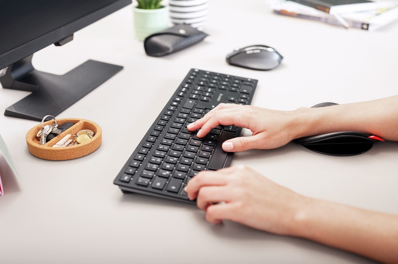 Tastierë CHERRY KW 9100 SLIM, Pa kabllo, QWERTZ, e zezë/e argjendtë