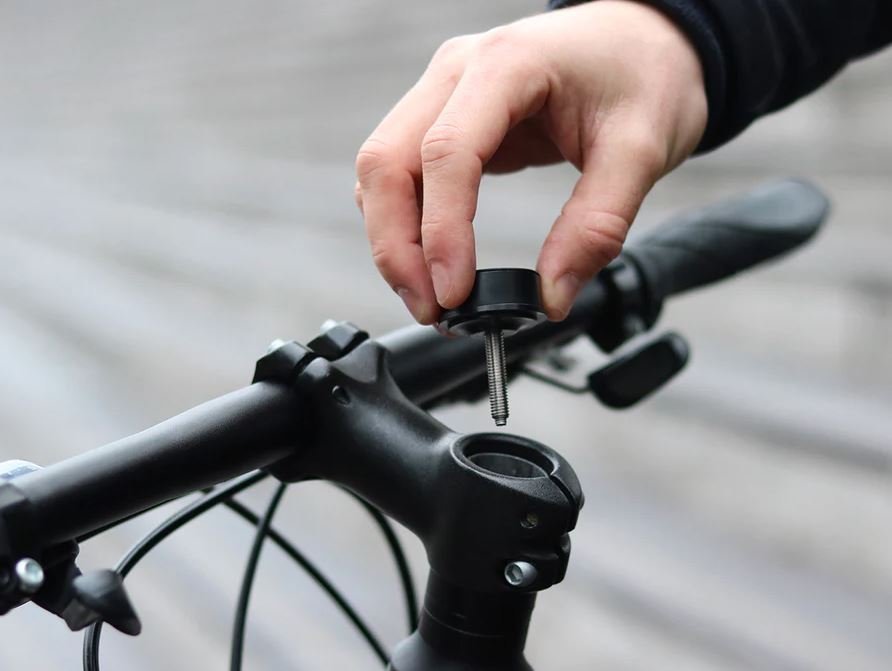 Mbajtëse telefoni biçiklete Shapeheart SHAPEHEART STEM M, montim në kapakun e headset, magnetike, e zezë