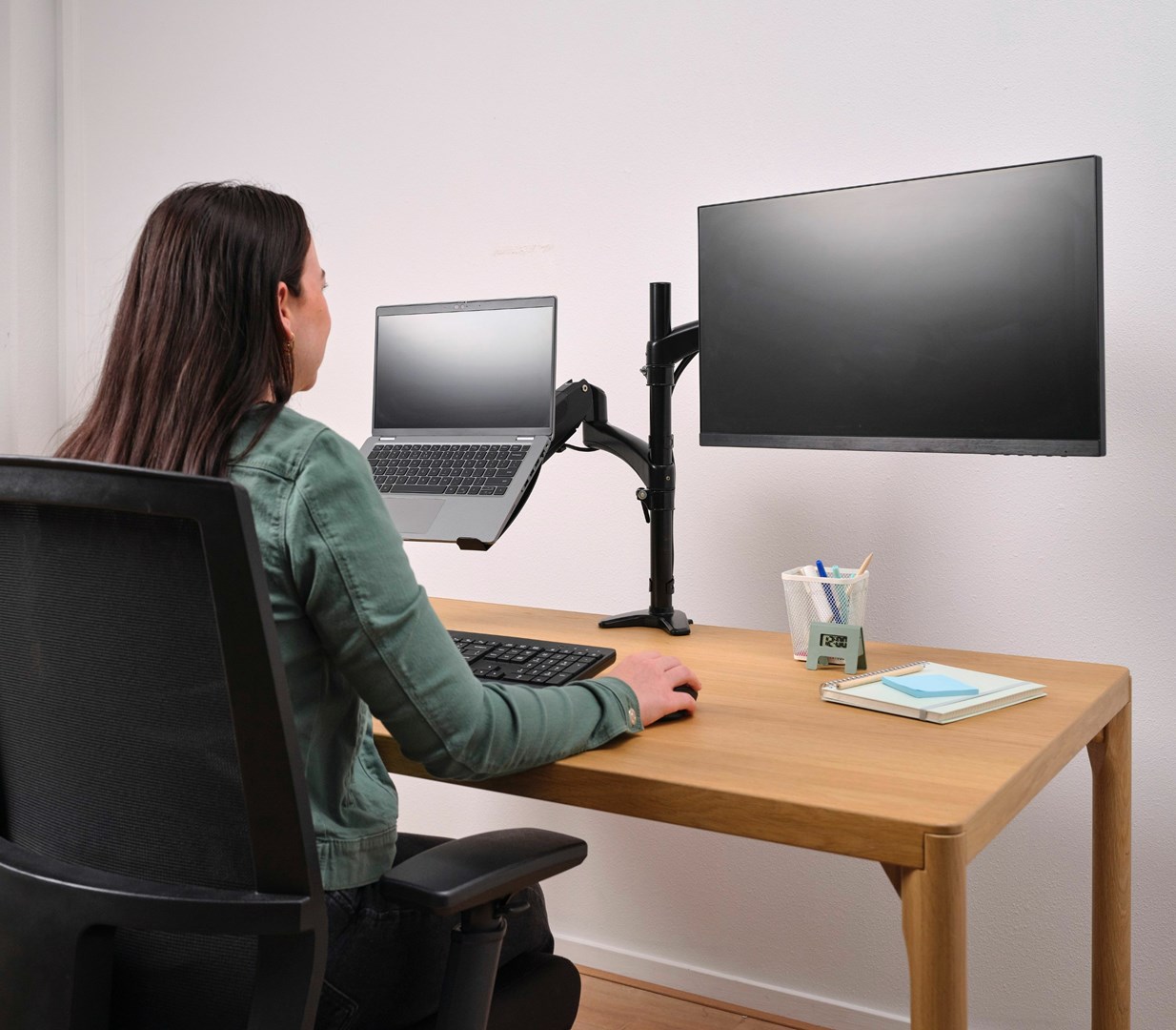 Mbajtëse monitori Trust MARA, 32”, VESA, e zezë