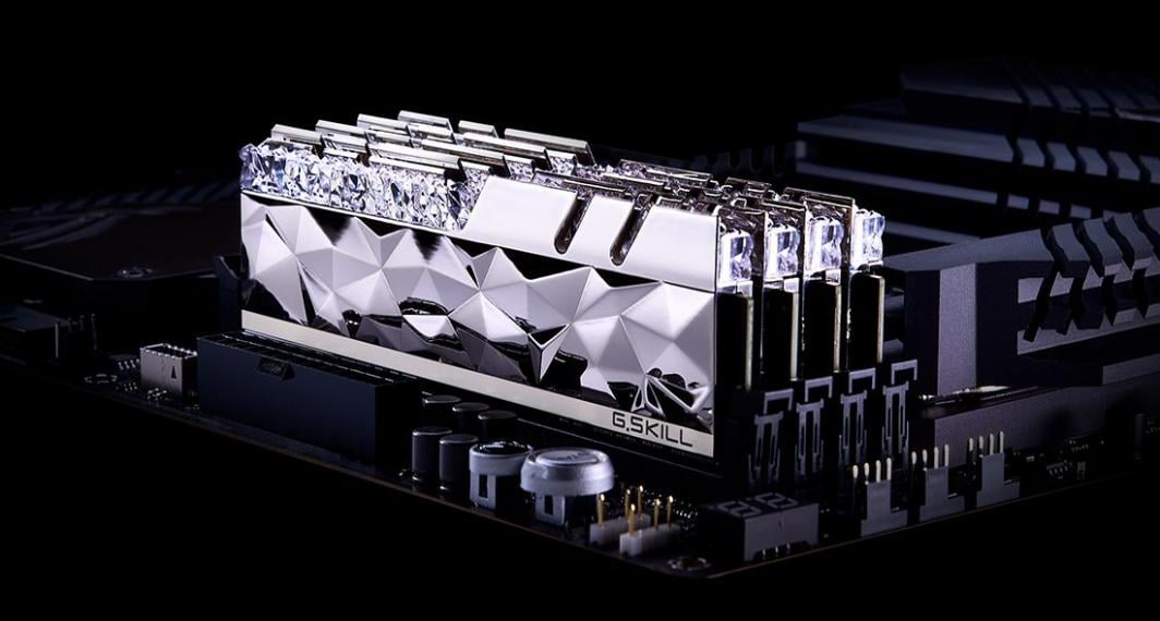меморија  G.Skill Trident Z Royal Elite, DDR4, 32 GB, 3600 MHz, CL16, F4-3600C16D-32GTESC