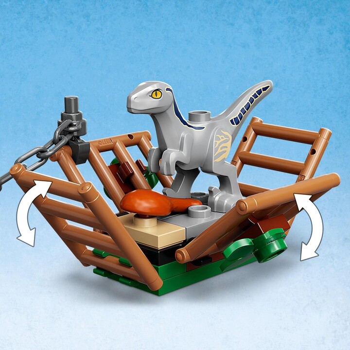 Играчка LEGO® Jurassic World ™ 76946 Blue and Beta velociraptor capture