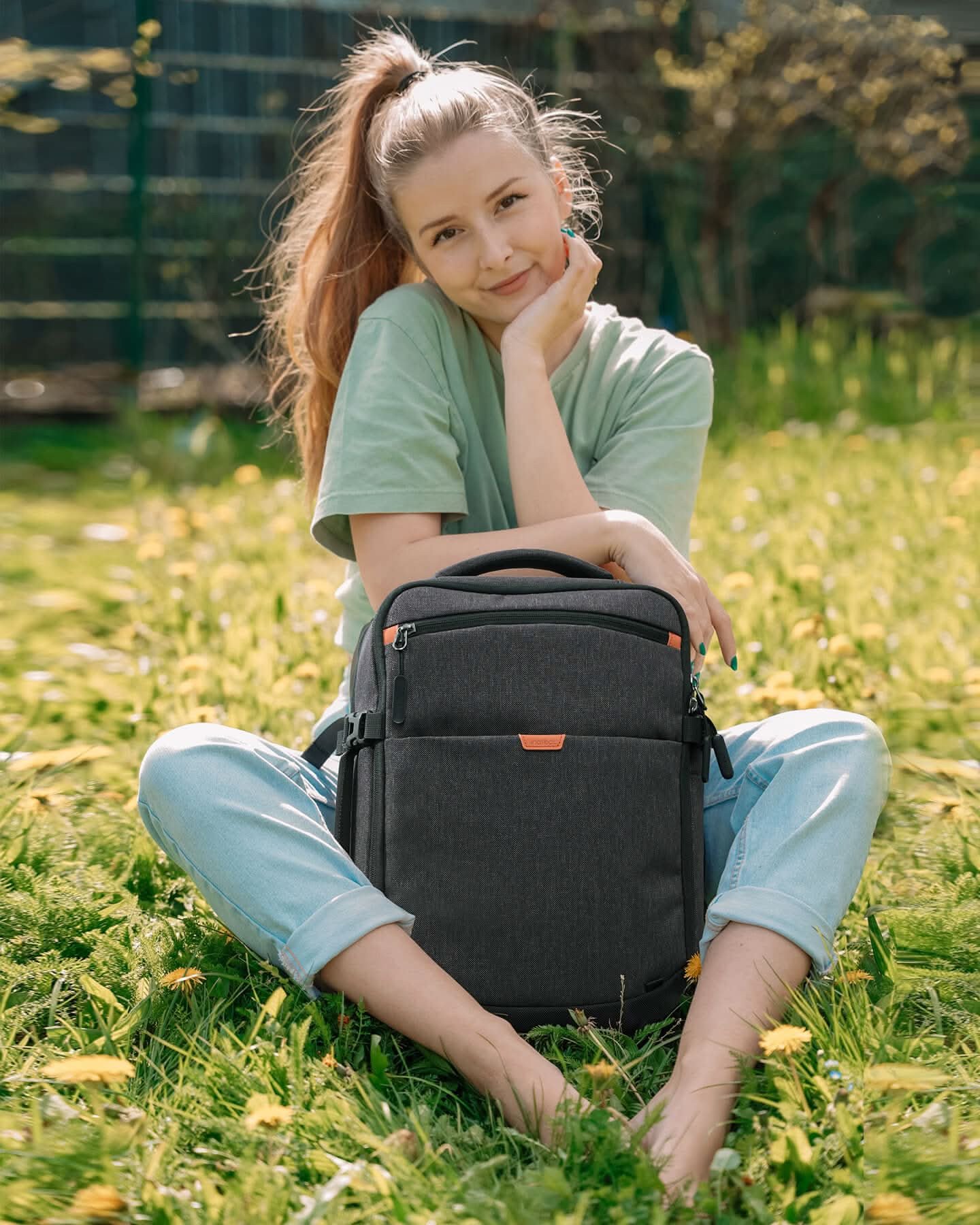 Çantë shpine Inateck, 17 20L, laptop deri 15.6", e zezë