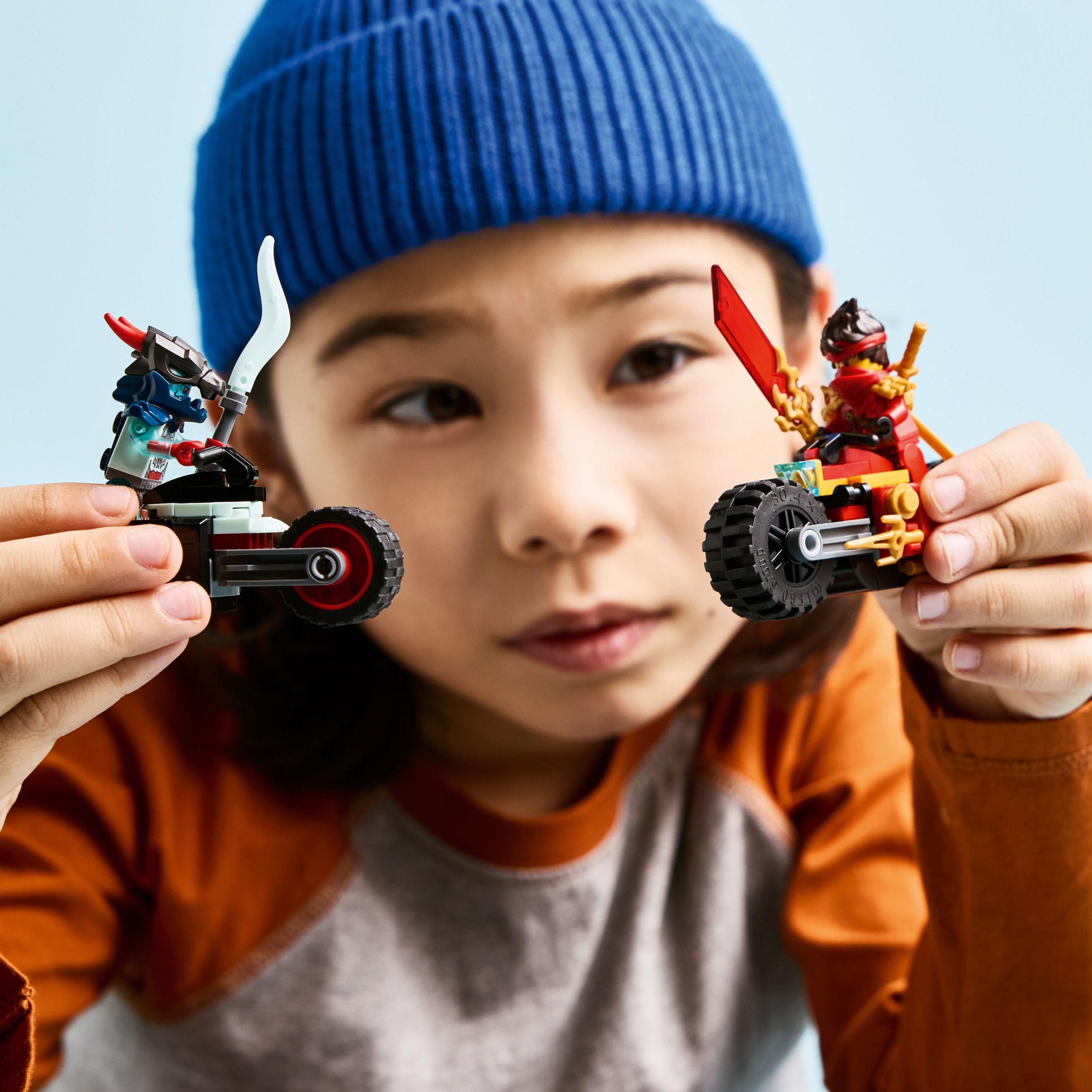 Set LEGO NINJAGO Kai’s Motorcycle Speed Race, 2 motoçikleta, për fëmijë