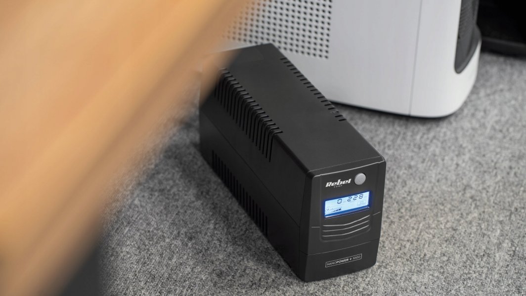 UPS Rebel Nanopower Plus 650, 650VA 360W, LCD USB, i zi