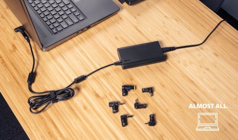 Adaptues rryme për laptop Trust, 70 W, 20 V 3.5 A, i zi