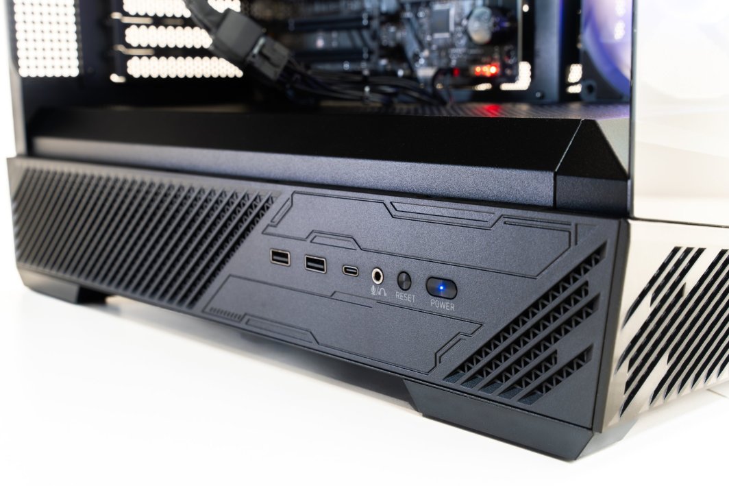 Kompjuter gaming Game X G100, Core Ultra 5 245KF, 32GB RAM, RTX 5070 Ti, 1TB SSD, i zi