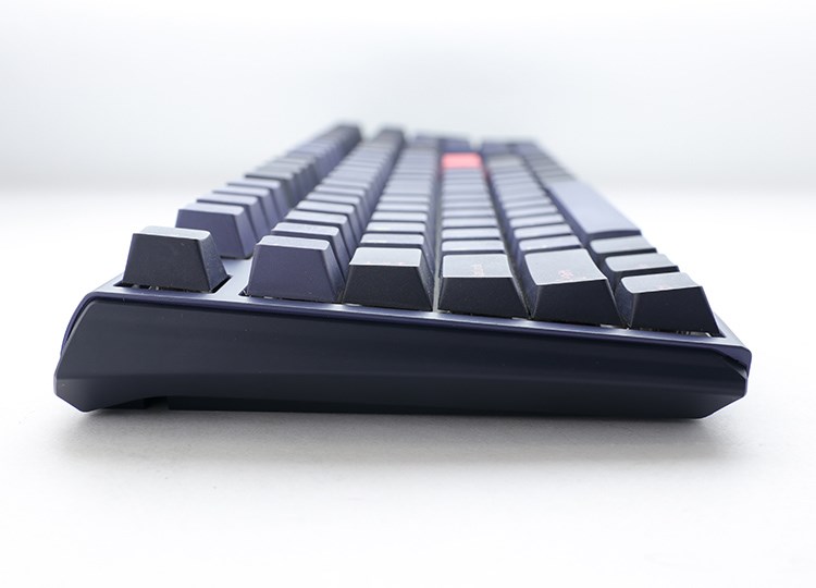 Tastierë lojërash Ducky One 3 Cosmic PBT, Cherry MX Ergo Clear, e zezë/vjollcë