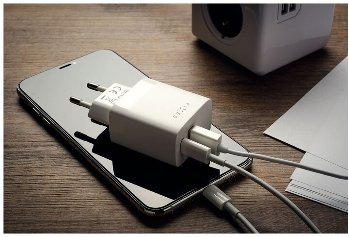 Karikues FIXED,USB-A, USB-C, PD & QC, 20W, i bardhë