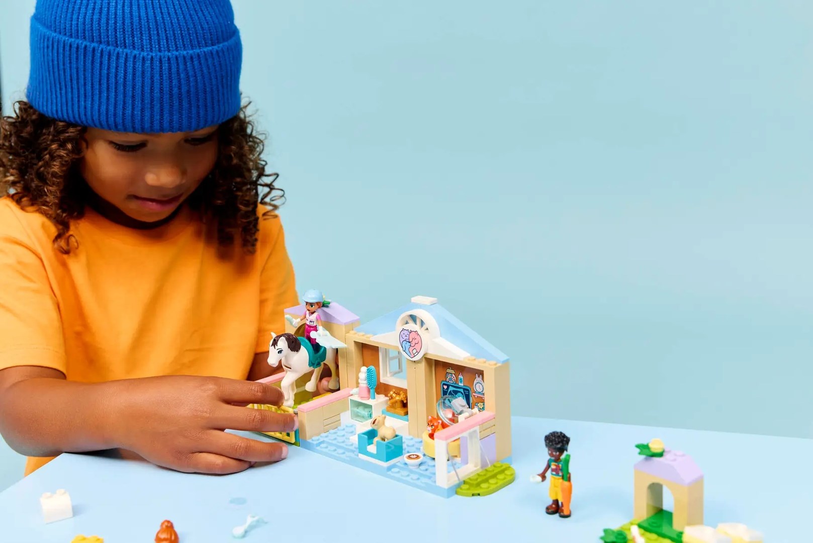 Set lodër LEGO Veterinary Clinic 42696, klinikë veterinare, shumëngjyrëshe