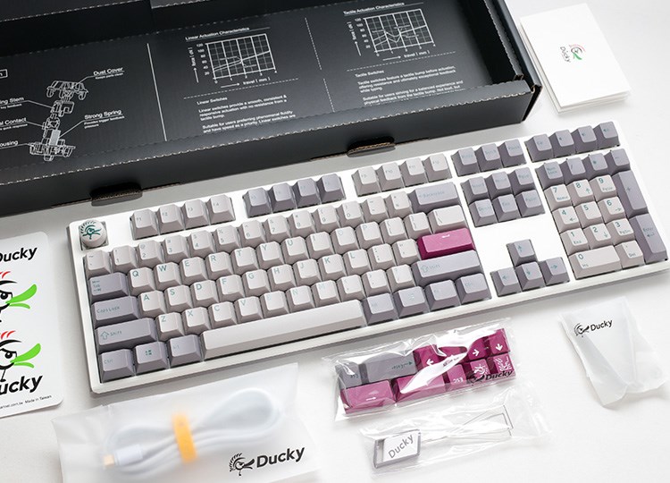 Тастатура Ducky One 3, целосна големина, Cherry MX Red, RGB, зелена