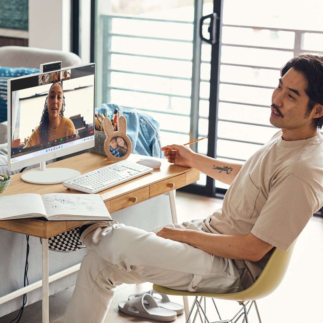 Kompjuter All-in-One HP 24-cr0008nw, Athlon Silver 7120U, 8GB, 512GB, i bardhë