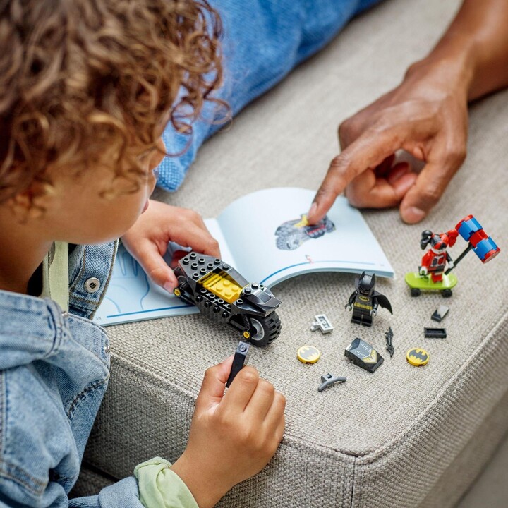 Set LEGO® DC 76220 Batman™ vs. Harley Quinn™