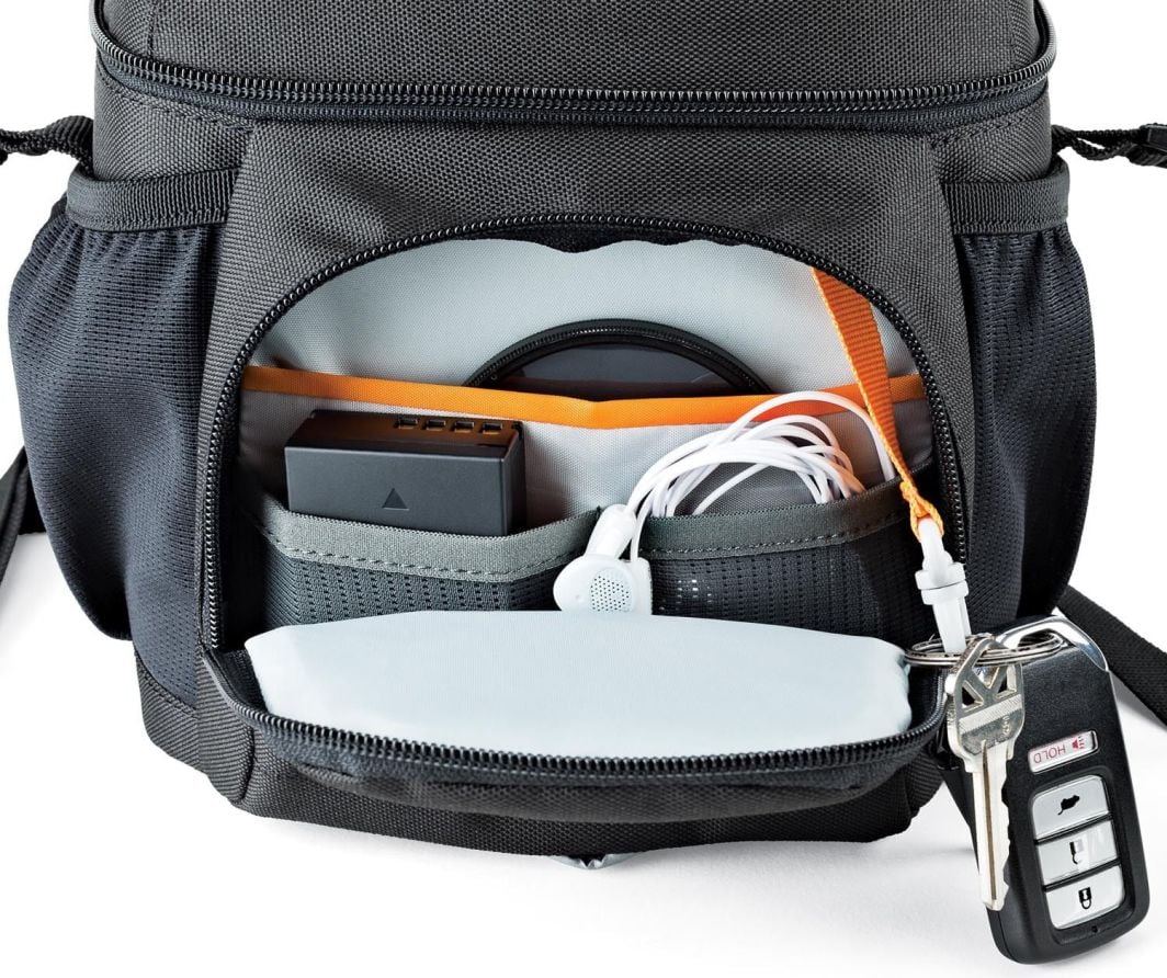 Çantë kamerë Lowepro Nova 140 AW II, për DSLR dhe mirrorless, e zezë