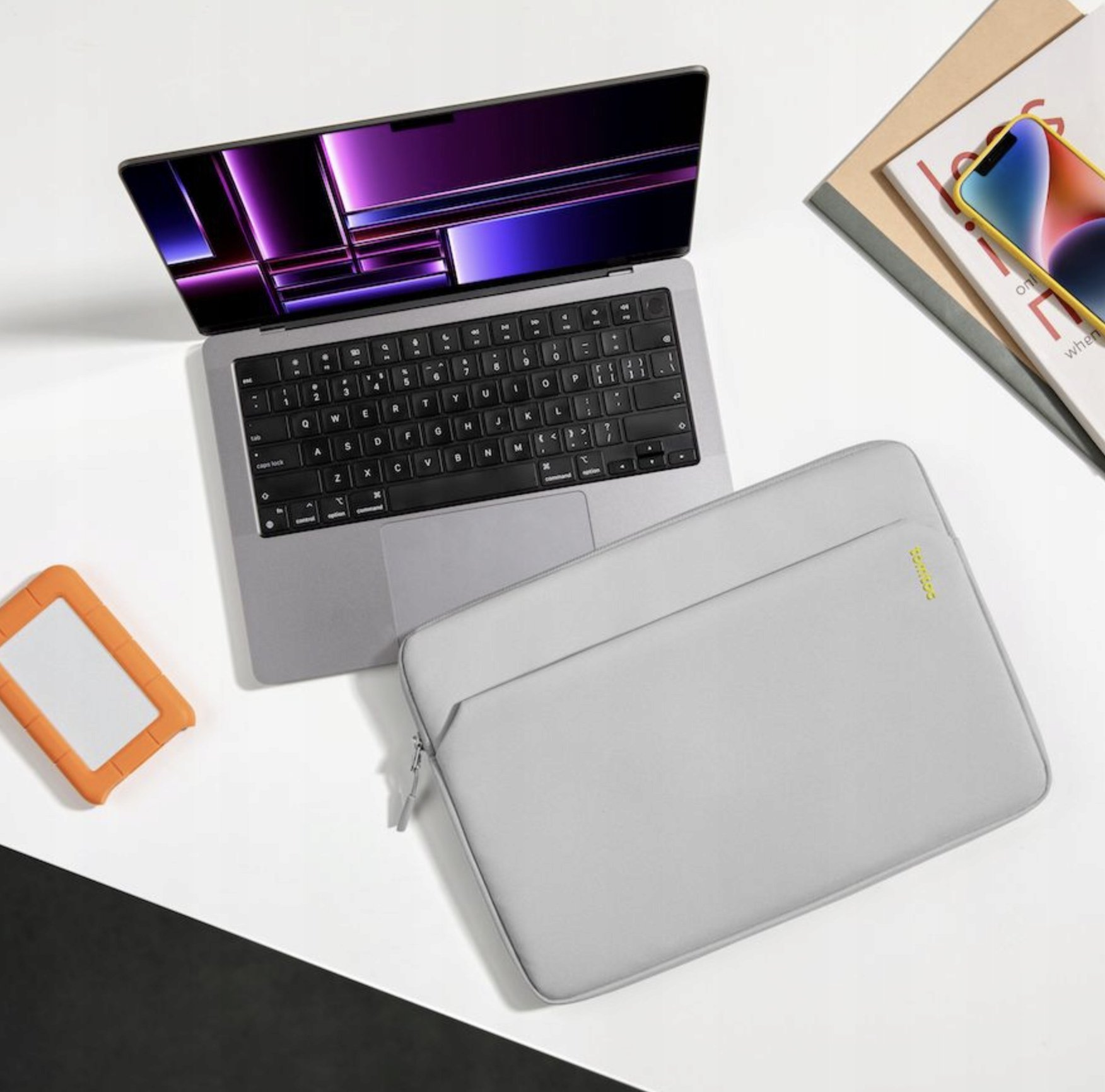 Mbështjellëse mbrojtëse për laptop Tomtoc, 13" MacBook Air, 14" MacBook Pro, gri e hapur