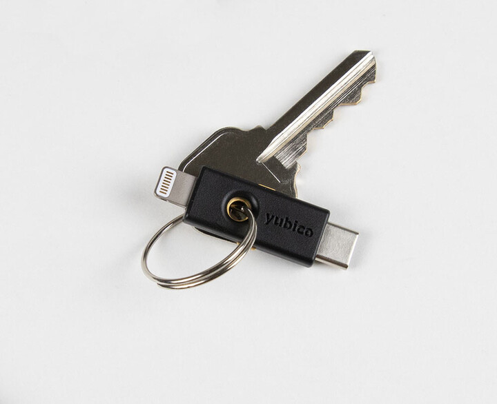 USB-C YubiKey 5Ci + Lightning