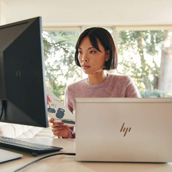 Лаптоп - HP ELITEBOOK 845 G8 RYZEN 5 5600U 14"FHD 8GB_3200MHZ SSD 512GB RADEON RX VEGA 7 2XTB4 ALU BLK FPR 56WH Сребрен