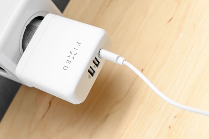 Karikues FIXED USB-C, 2xUSB-A, PD, 60W, i bardhë