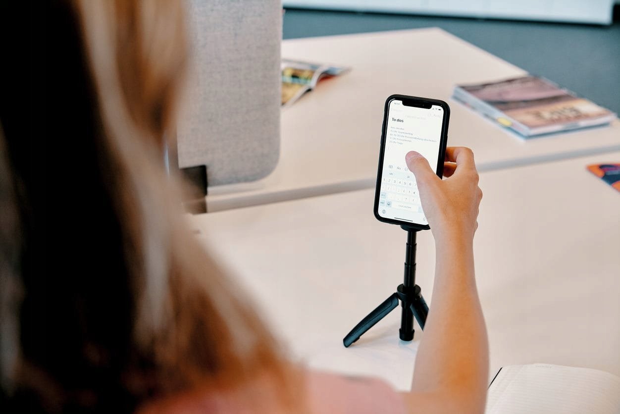 Tripod mini me selfie stick Fidlock VACUUM Mini Tripod Base, krah teleskopik, i zi