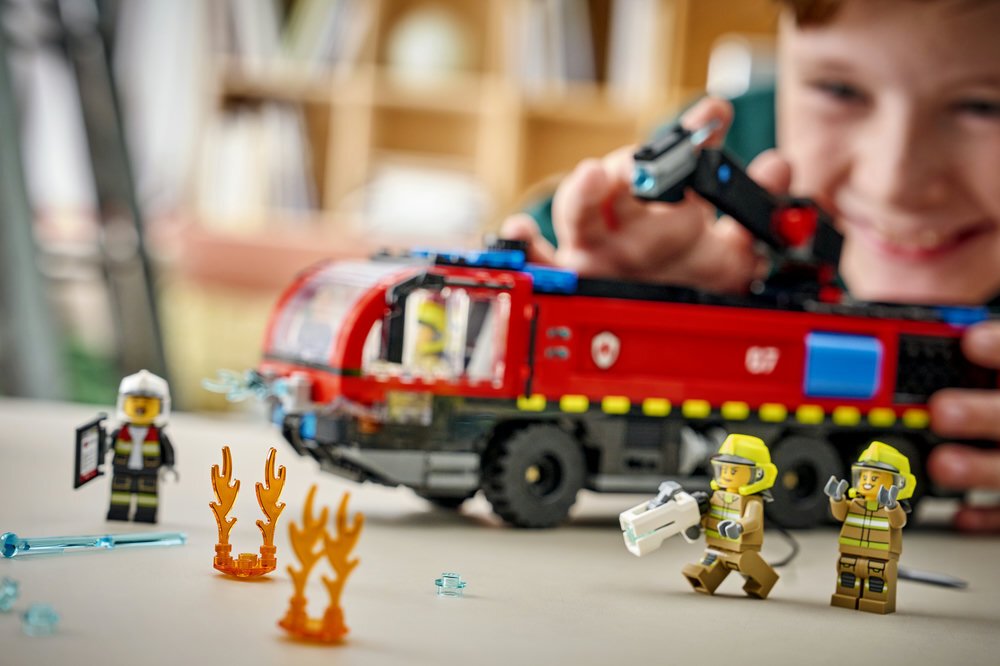 Set lodër LEGO Airport Fire Truck 60499, kamion zjarrfikës aeroporti, ndërtim kreativ, shumëngjyrësh