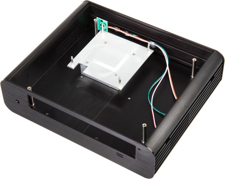 Kasë Akasa Euler Fanless, I hollë