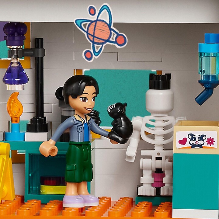 Set LEGO® Friends 41731 Heartlake International School, 985 pjesë