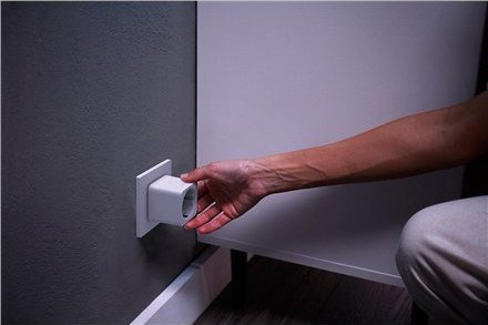 Prizë e mençur Philips Hue Smart Plug, Bluetooth, kontroll me aplikacion, e bardhë