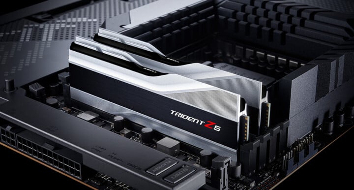 Module të memories G.Skill Trident Z5 32GB (2x16GB) DDR5 6000 CL36, të argjendta