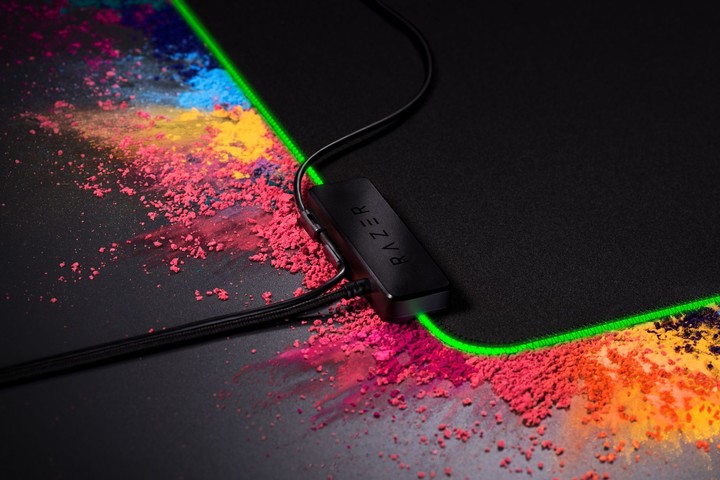 Подлога за глувче Razer Goliathus Chroma, текстил