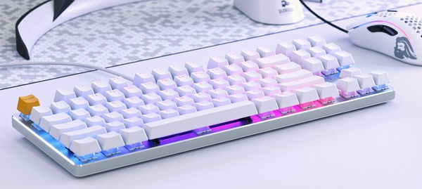 [OUTLET] Tastierë Glorious GMMK White Ice, US, e bardhë