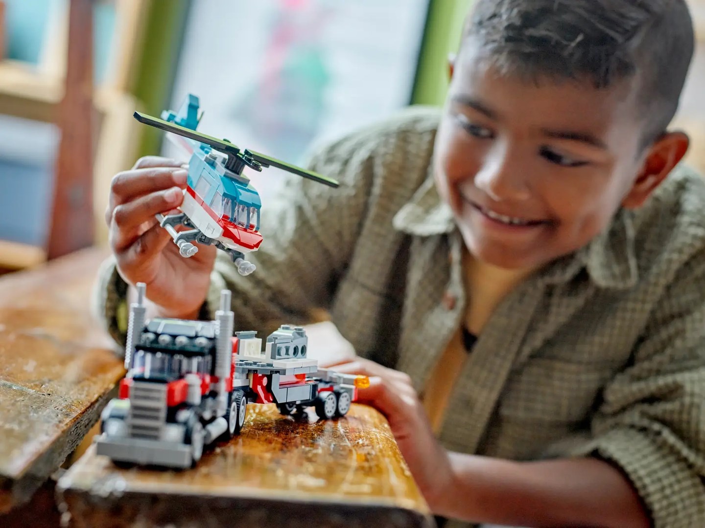 Set LEGO Creator 3 in 1 Flatbed Truck with Helicopter 31146, kamion dhe helikopter, shumëngjyrësh