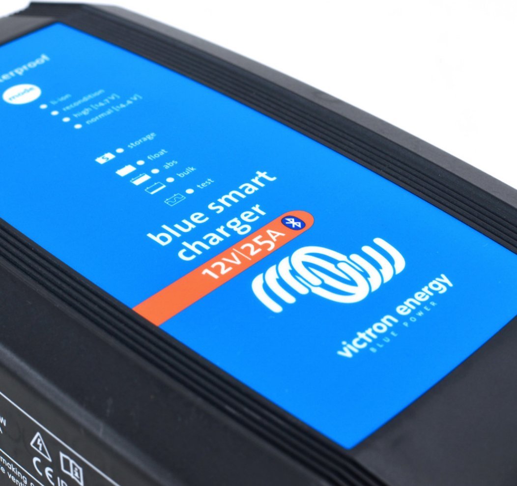 Karikues baterie Victron Energy Blue Smart IP65 12/25, 12V, 25A, i kaltër
