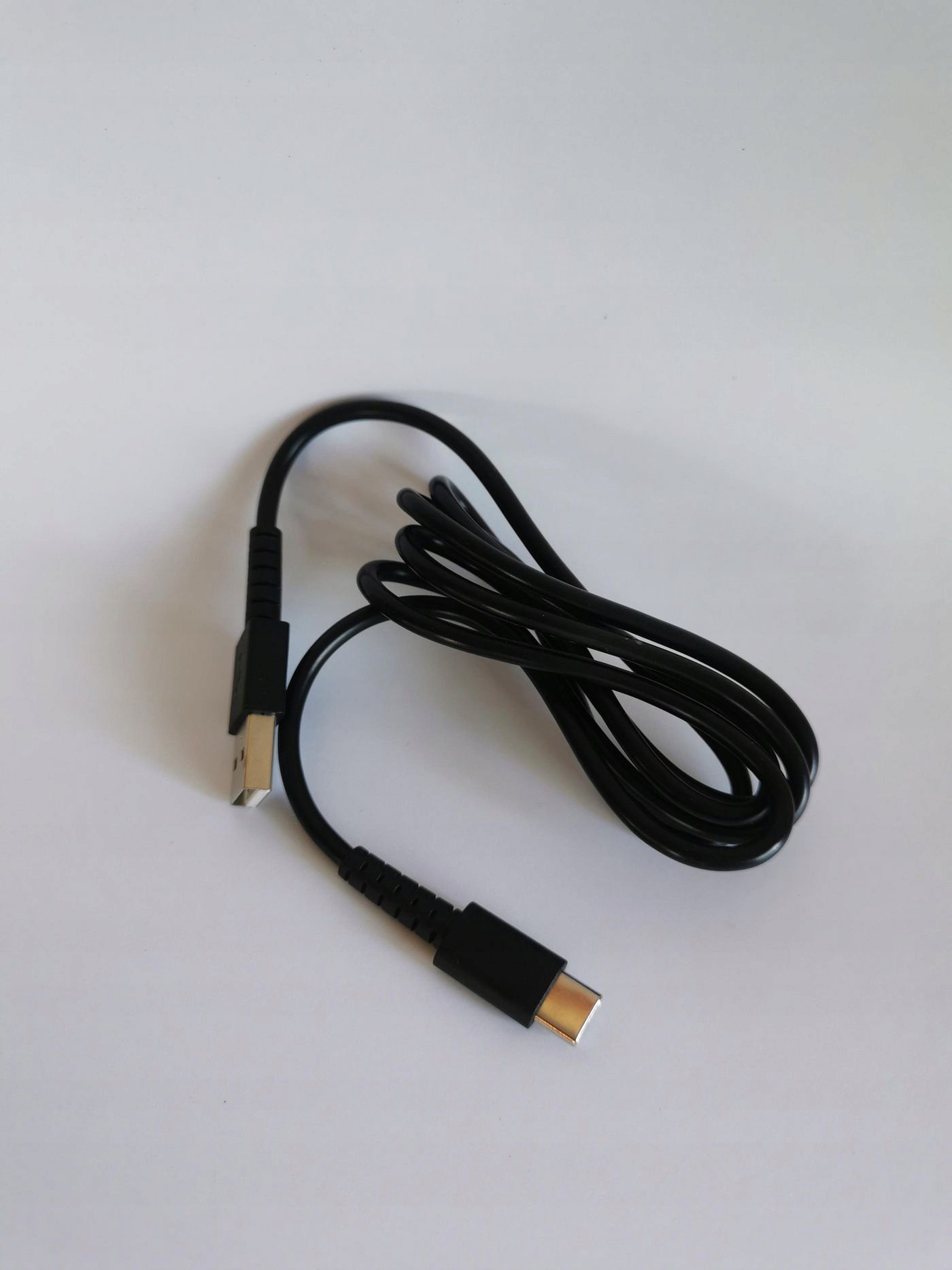 Kabllo USB CMATE USB C në USB A, 1m, për karikim dhe të dhëna, e bardhë