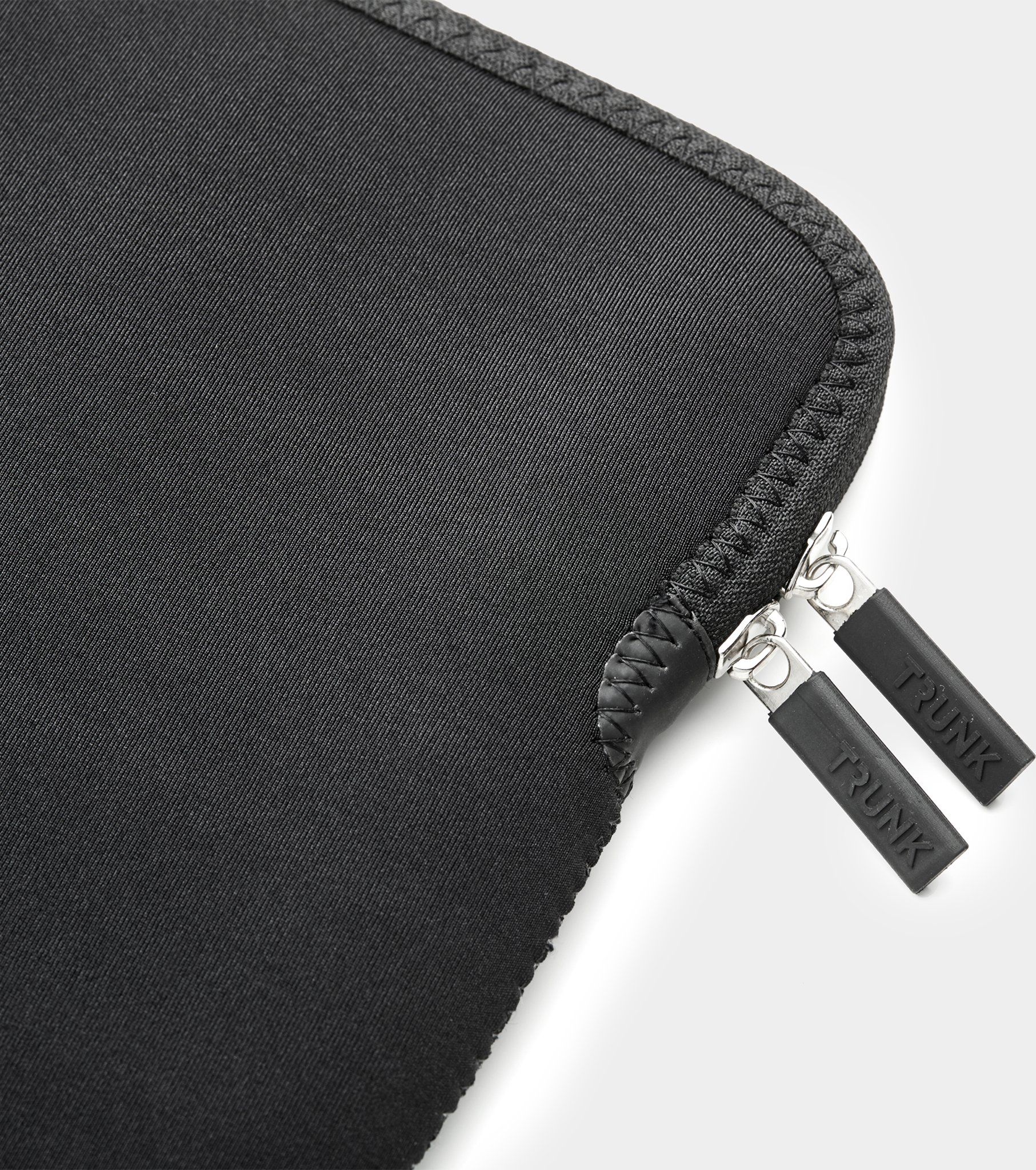 Futrollë Trunk Case MacBook Pro Sleeve, 16", neopren, e zezë