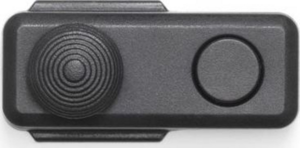 Kontrollues droni DJI Mini, i zi