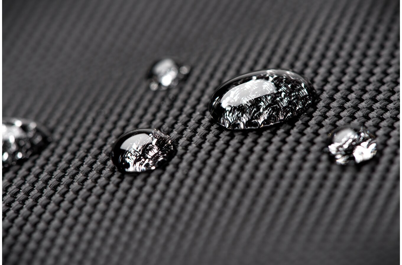 Çantë dore për laptop Kensington Contour 2.0, 15.6", e zezë