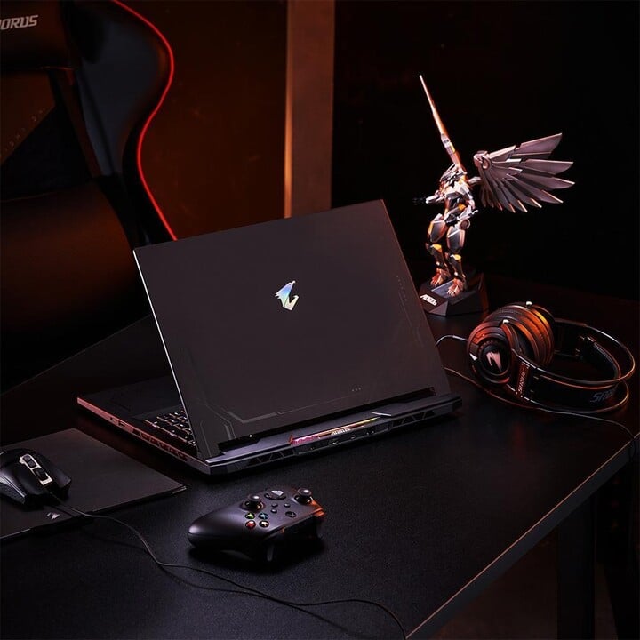 [OUTLET] Laptop GIGABYTE AORUS 17X, Intel Core i9, 32GB RAM, 2x 1TB SSD, NVIDIA GeForce RTX 4090, i zi	