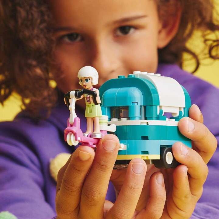 Set LEGO® Friends 41733 Mobile bubble tea shop, 109 pjesë