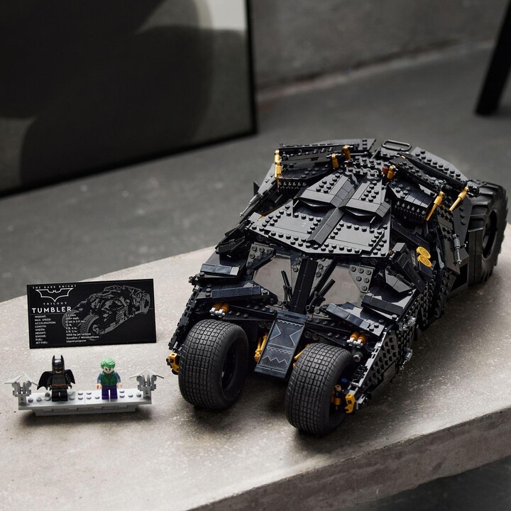 Set lodër LEGO® DC Comics Super Heroes 76240 Batmobil Tumbler, 2,049 pjesë