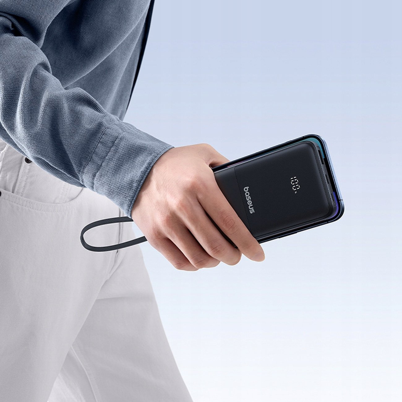 Powerbank Baseus Lipow, 10000mAh, 22.5W, me dy kabllo të integruara, me ekran, i zi